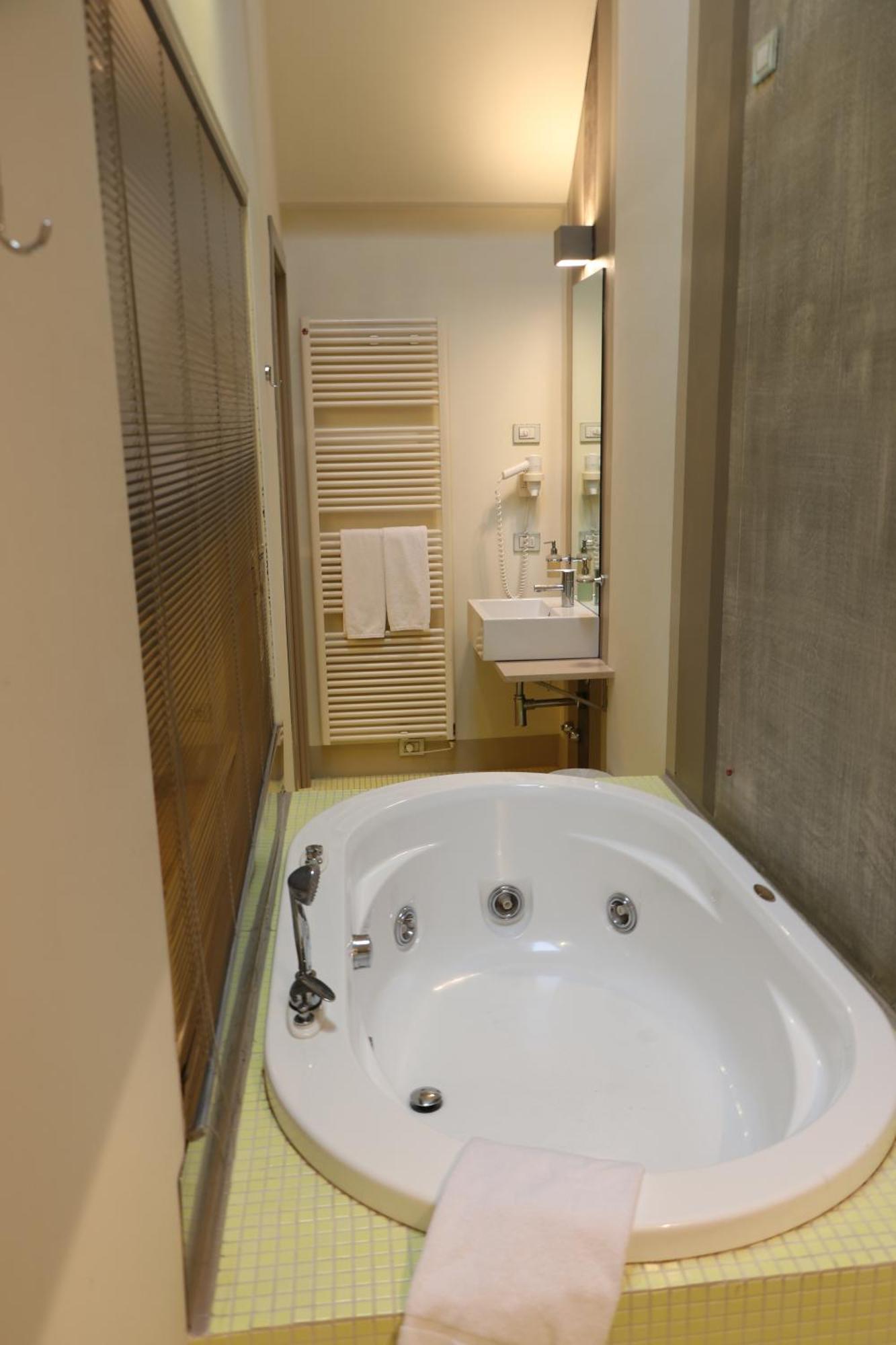 Borgo Santa Giulia Villa Corte Franca Luaran gambar