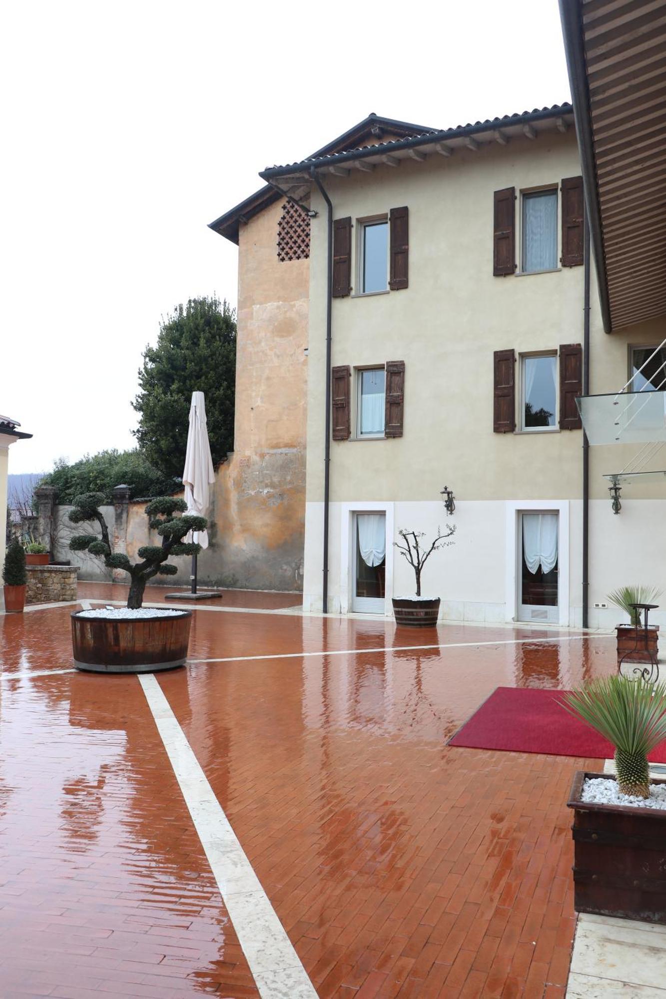 Borgo Santa Giulia Villa Corte Franca Luaran gambar